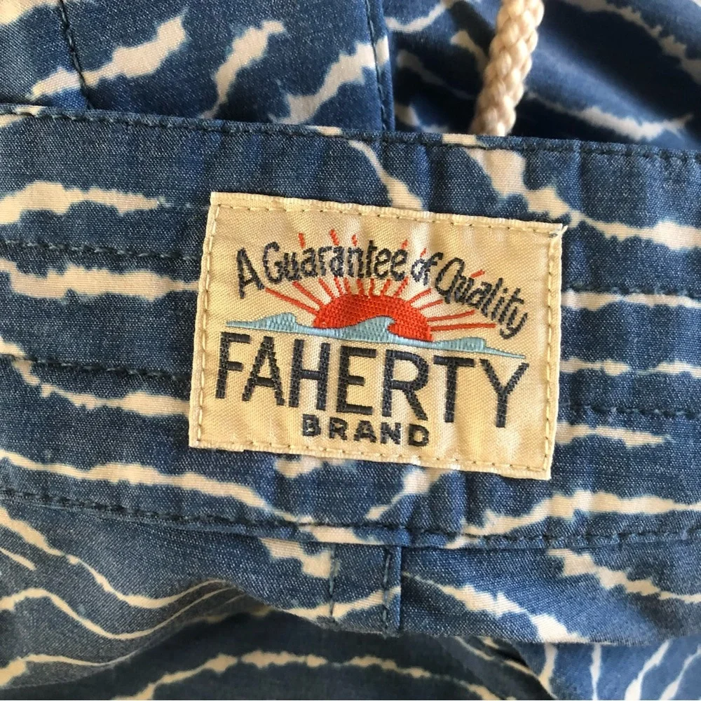 Faherty Classic Boardshorts in Wave Dye Navy NWOT Size 32